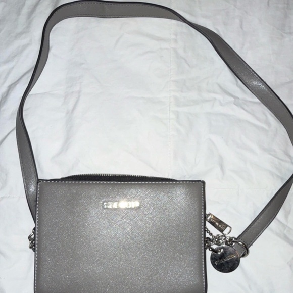 Steve Madden Handbags - Steve Madden Silver-Gray Crossbody Bag